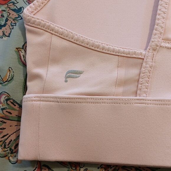 Fabletics Mila Medium Impact Sports Bra Athletic. Athleisure. Active. - Picture 6 of 11